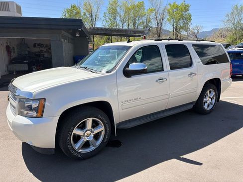 Used 2013 Chevrolet Suburban LTZ image 3
