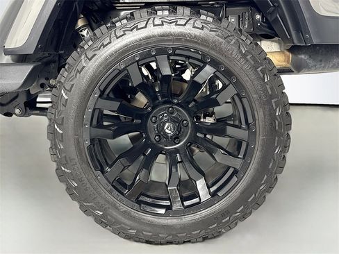 Used 2021 Jeep Gladiator Overland w/ Popular Equipment Package image 13