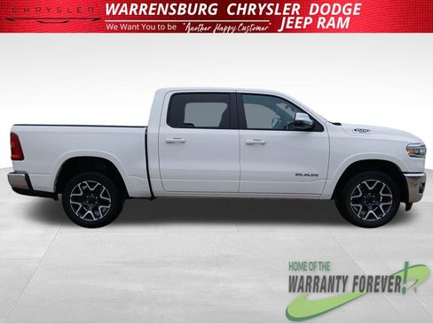 Used 2025 RAM 1500 Laramie AWD/4WD image 2