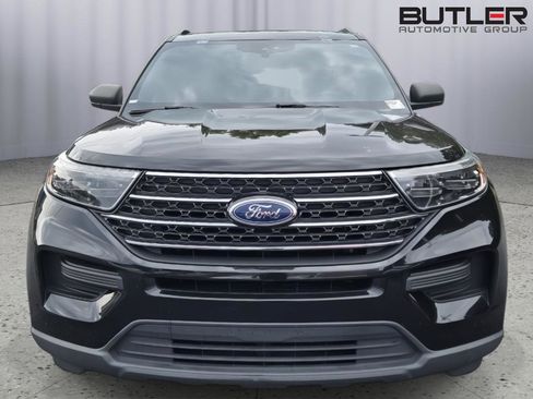 Used 2020 Ford Explorer XLT RWD image 2