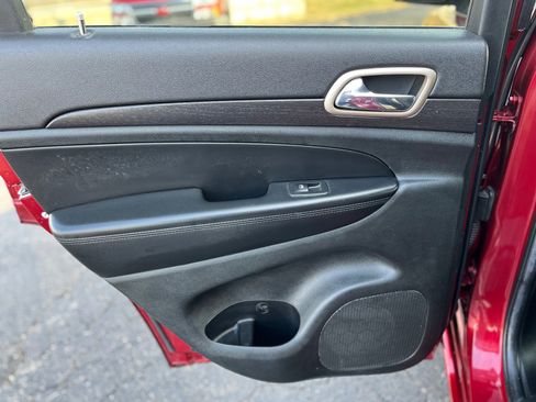 Used 2014 Jeep Grand Cherokee Altitude image 40