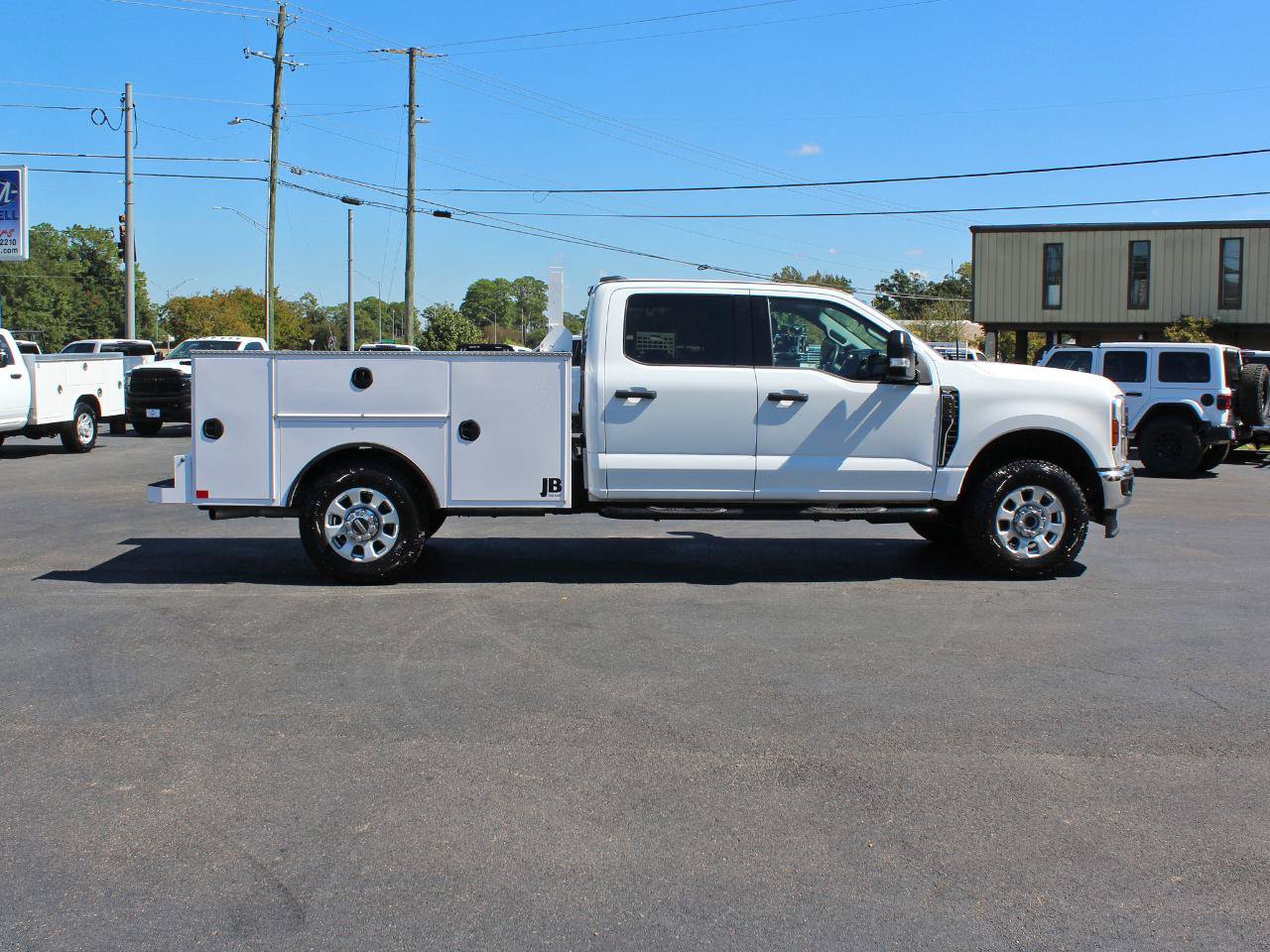 Used 2024 Ford F350 XLT w/ FX4 Off-Road Package AWD/4WD image 7