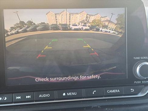 Used 2025 Nissan Rogue SV FWD image 13