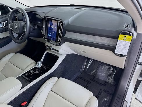 Certified 2026 Volvo XC40 B5 Plus w/ Protection Package Premier AWD/4WD image 29
