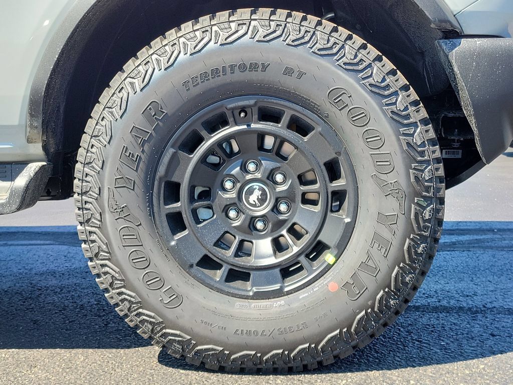 New 2026 Ford Bronco 4-Door w/ Sasquatch Package AWD/4WD image 9