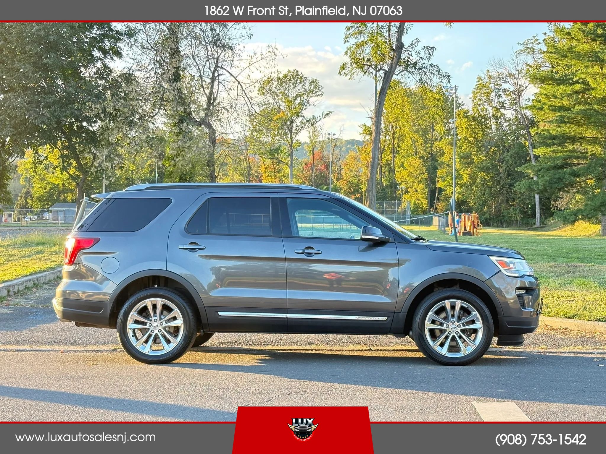 Used 2018 Ford Explorer XLT w/ Equipment Group 202A AWD/4WD image 9
