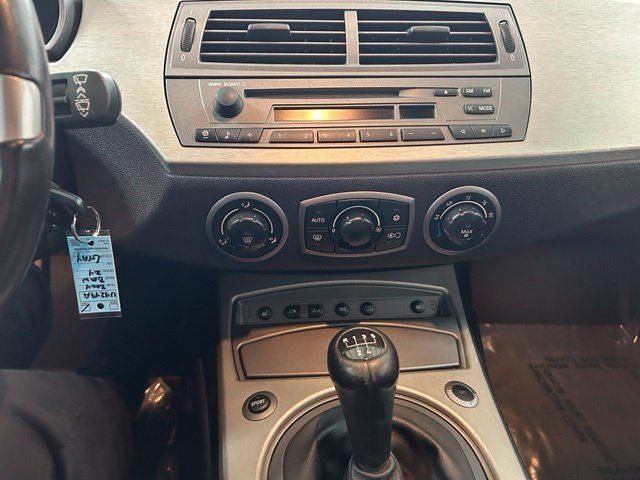 Used 2004 BMW Z4 2.5i RWD image 17