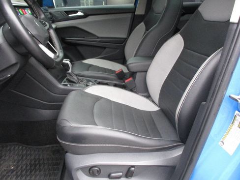 Used 2022 Volkswagen Taos SEL image 22