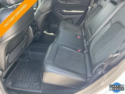 Certified 2025 Jeep Grand Cherokee Altitude w/ MOPAR Finishing Package AWD/4WD image 20