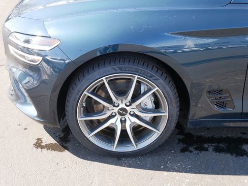 Used 2025 Genesis G70 2.5T image 9