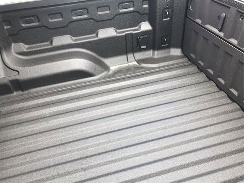 New 2025 GMC Canyon AT4 w/ Nightfall Edition image 23