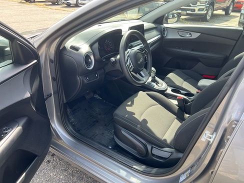 Used 2023 Kia Forte LXS image 21