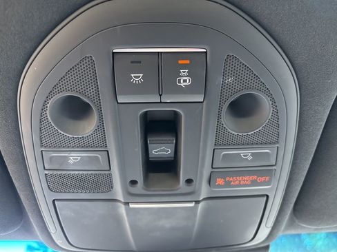 Used 2019 Genesis G70 3.3T Advanced w/ Sport Package image 25