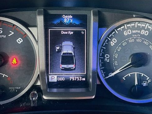 Used 2016 Toyota Tacoma SR5 RWD image 15