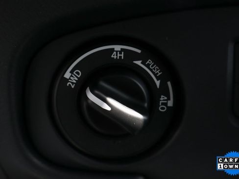 Used 2024 Nissan Frontier SL w/ Technology Package image 27