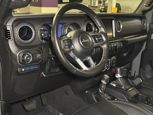 Used 2023 Jeep Wrangler Unlimited Sahara w/ Cold Weather Group AWD/4WD image 19