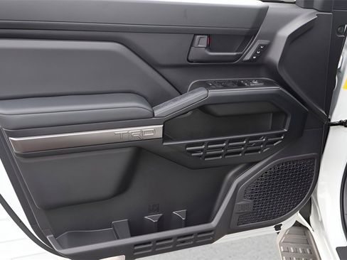 Certified 2025 Toyota 4Runner TRD Off-Road Premium image 11