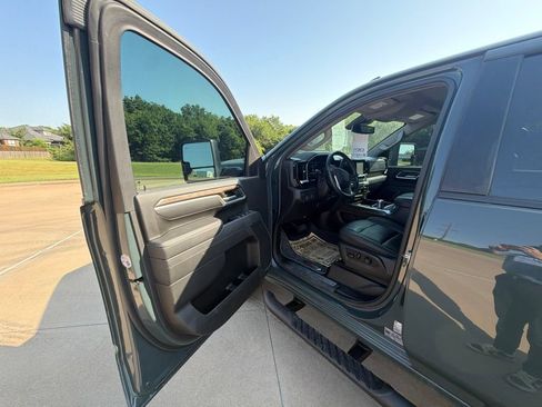 Used 2025 Chevrolet Silverado 2500 LT w/ Trail Boss Package AWD/4WD image 17