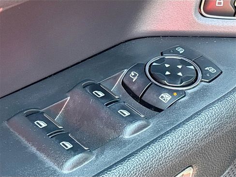 Used 2024 Ford Expedition XLT image 18