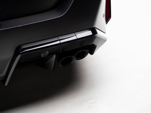 Used 2025 BMW M5 w/ Carbon Package image 32