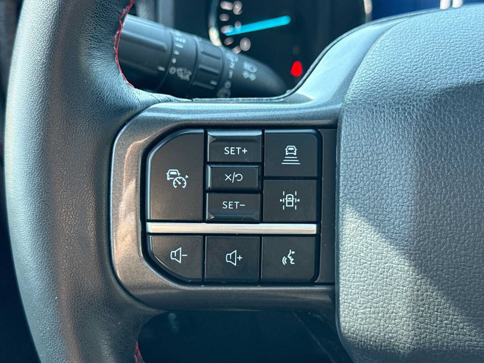 Used 2023 Ford Expedition Limited AWD/4WD image 25