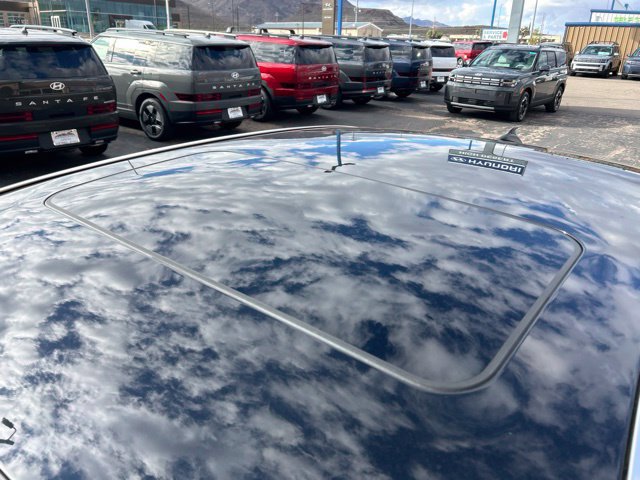 Used 2015 Hyundai Equus Signature RWD image 17