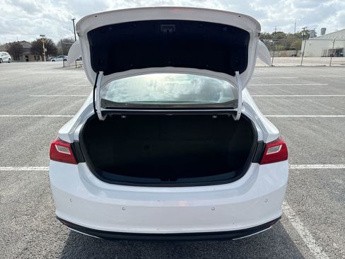 Used 2025 Chevrolet Malibu RS image 19