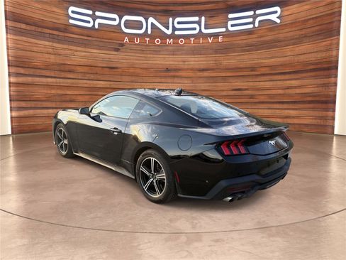 Used 2025 Ford Mustang Premium image 3