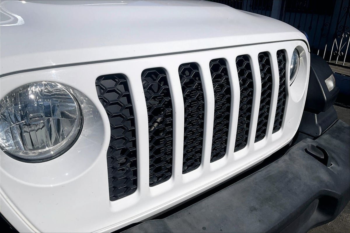 Used 2020 Jeep Gladiator Sport w/ Quick Order Package 24S AWD/4WD image 29