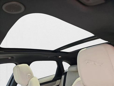 New 2026 Jaguar F-PACE R-Dynamic S image 30