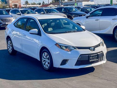 Used 2015 Toyota Corolla LE image 5