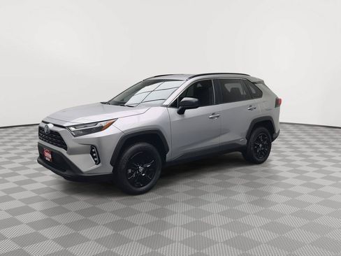 Used 2024 Toyota RAV4 LE AWD/4WD image 28