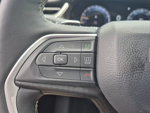 Used 2025 Jeep Grand Cherokee Altitude AWD/4WD image 20