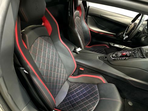Used 2017 Lamborghini Aventador S image 31