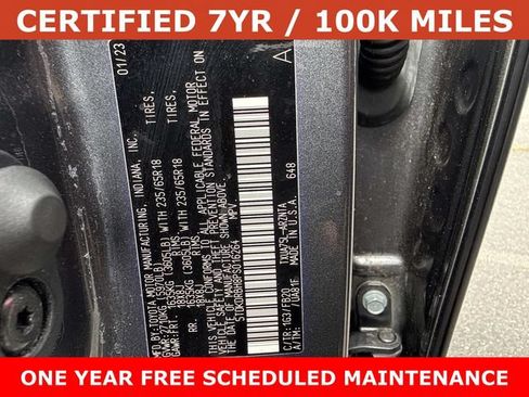 Used 2023 Toyota Highlander LE AWD/4WD image 29