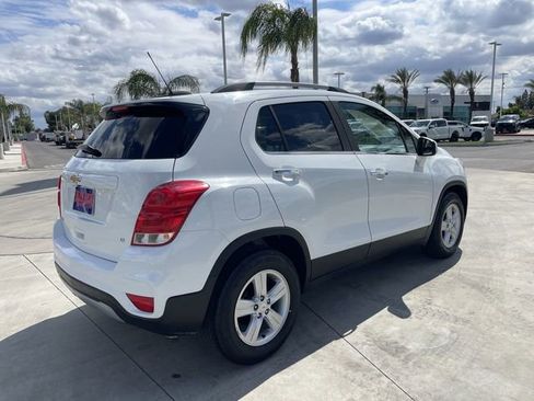 Used 2020 Chevrolet Trax LT w/ LT Convenience Package FWD image 8