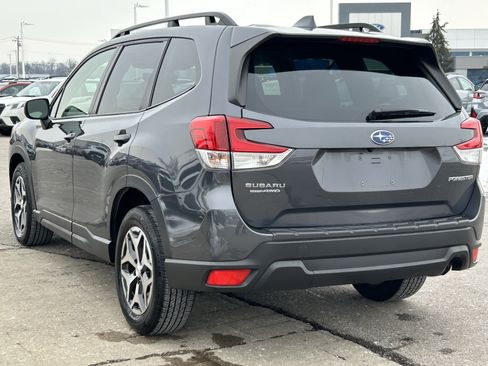 Used 2023 Subaru Forester Premium image 5