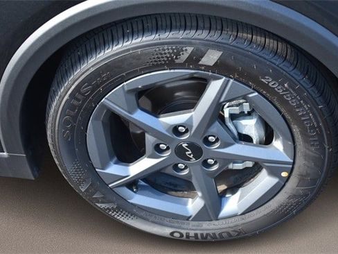 New 2025 Kia K4 LXS image 11