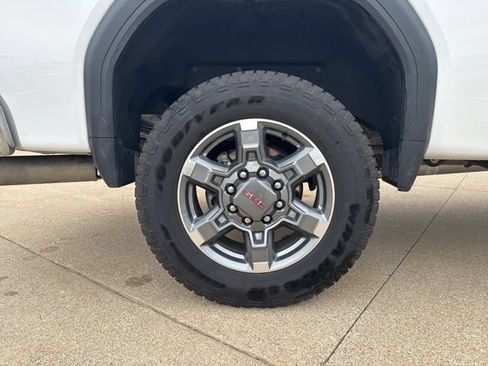 Used 2025 GMC Sierra 2500 SLT AWD/4WD image 10