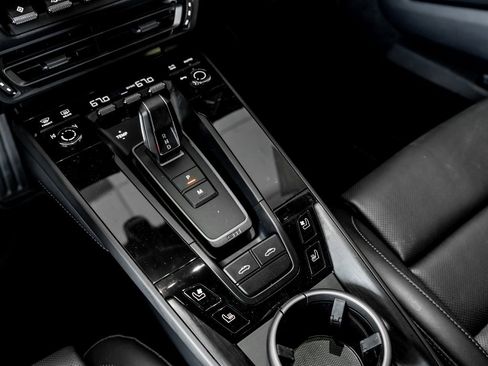 Certified 2022 Porsche 911 50th Anniversary Edition image 20