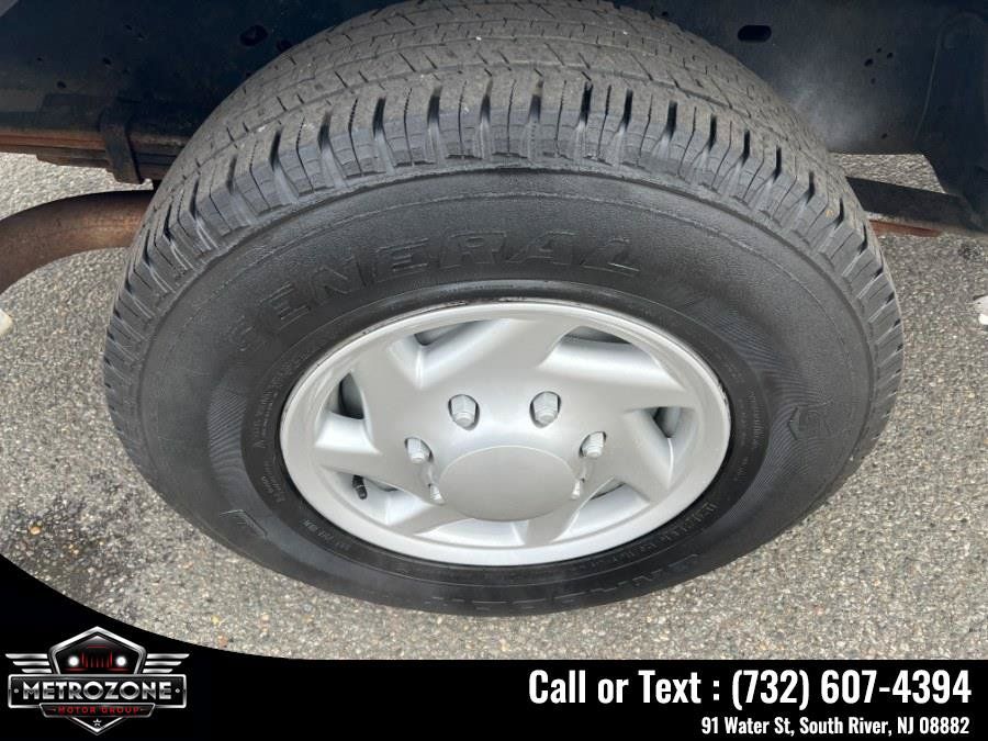 Used 2014 Ford E-350 and Econoline 350 Super Duty w/ Power Group RWD image 35