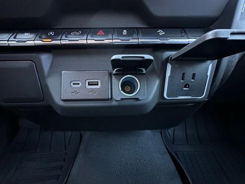 Used 2024 Chevrolet Silverado 1500 Custom Trail Boss w/ LPO, Dark Essentials Package AWD/4WD image 32