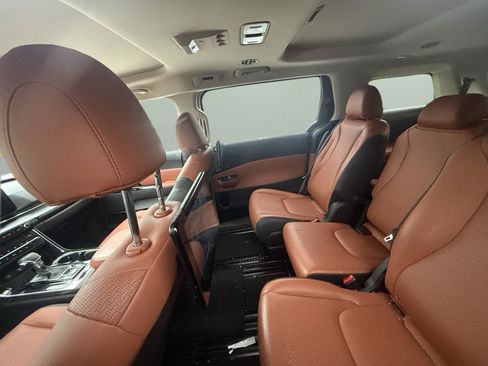 Used 2024 Kia Carnival SX Prestige FWD image 11
