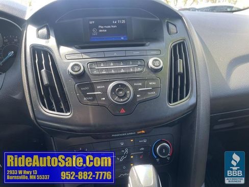 Used 2016 Ford Focus SE w/ SE Cold Weather Package FWD image 19