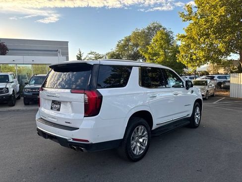 Used 2025 GMC Yukon Denali AWD/4WD image 9