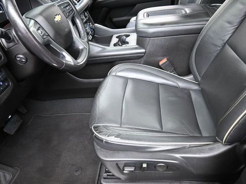 Used 2021 Chevrolet Tahoe Premier w/ Premium Package AWD/4WD image 15