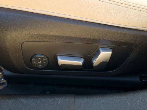 Used 2023 BMW 330i Sedan w/ Convenience Package image 11