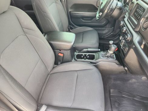 Used 2020 Jeep Gladiator Sport w/ Quick Order Package 24S AWD/4WD image 16