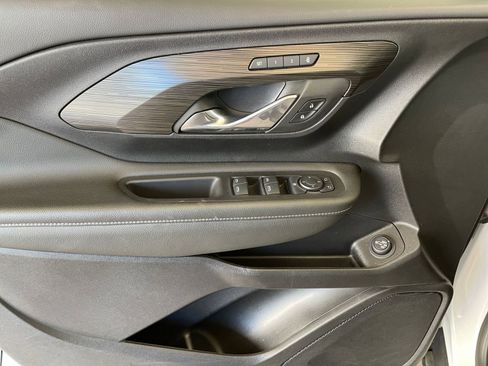 Used 2024 GMC Terrain SLT image 20