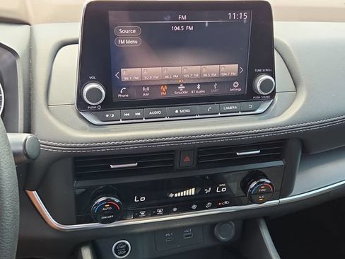 Used 2023 Nissan Rogue SV FWD image 21